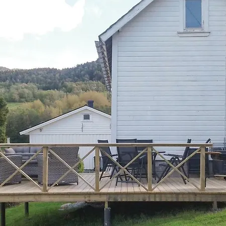 Three-bedroom Holiday In Etne