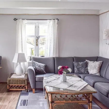 Three-bedroom Holiday In Etne